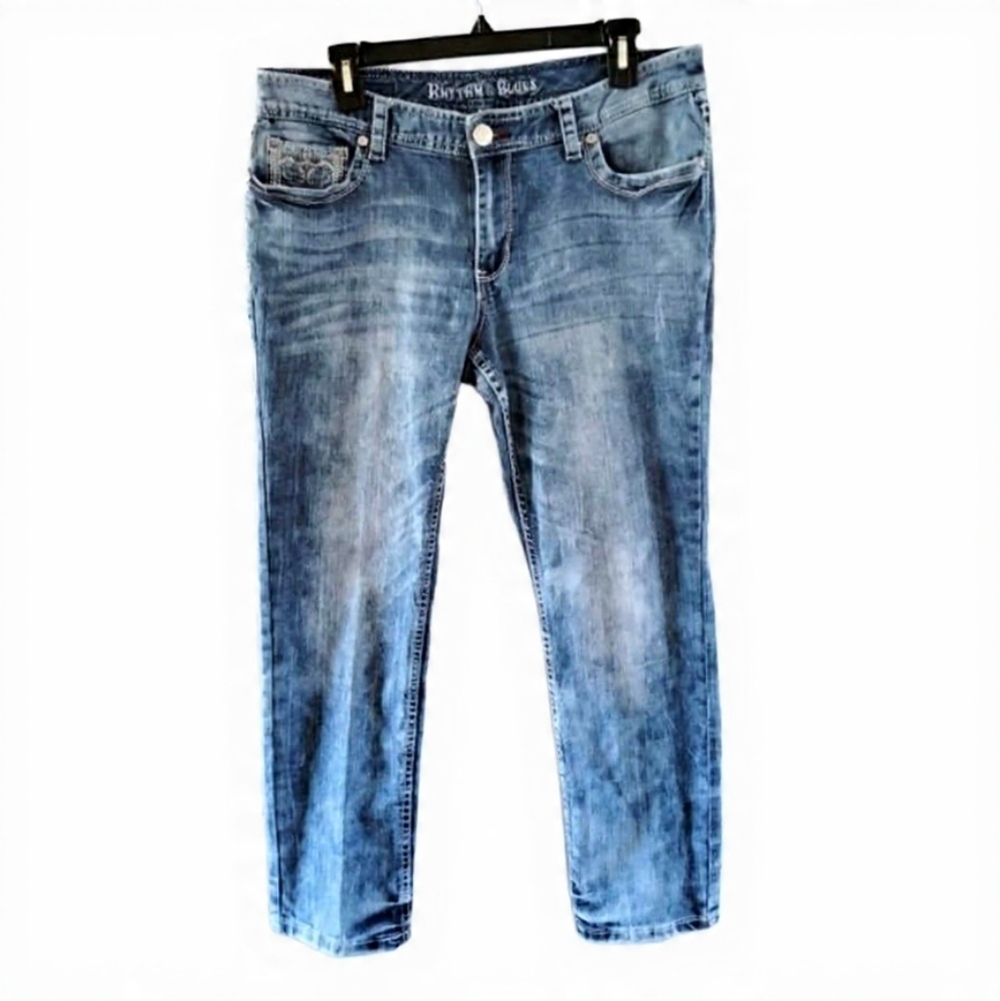 Y2K Inspired Straight Leg Medium Stone Wash Embroidered Pocket Mid Rise 12 Short
